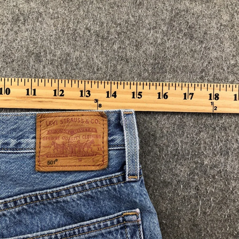 Levis 501 Jeans Mens 28x32 Blue Light Wash Regular Straight Denim Pants Casual
